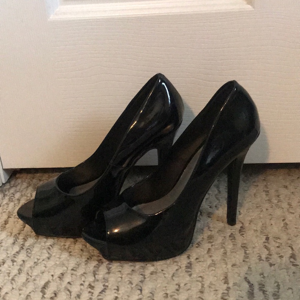 Women size 8 open toed black heels
